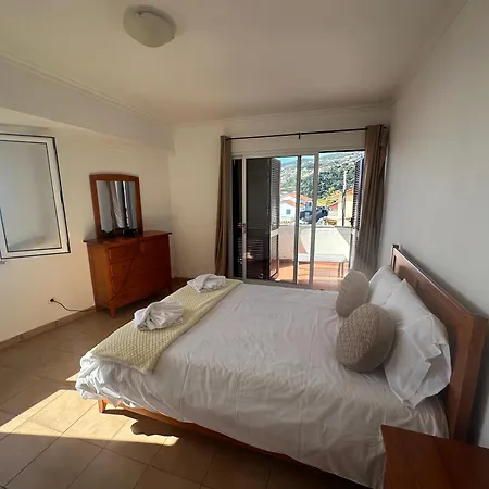 Daire Airport Funchal Flat- Sao Sebastiao Santa Cruz (Madeira)